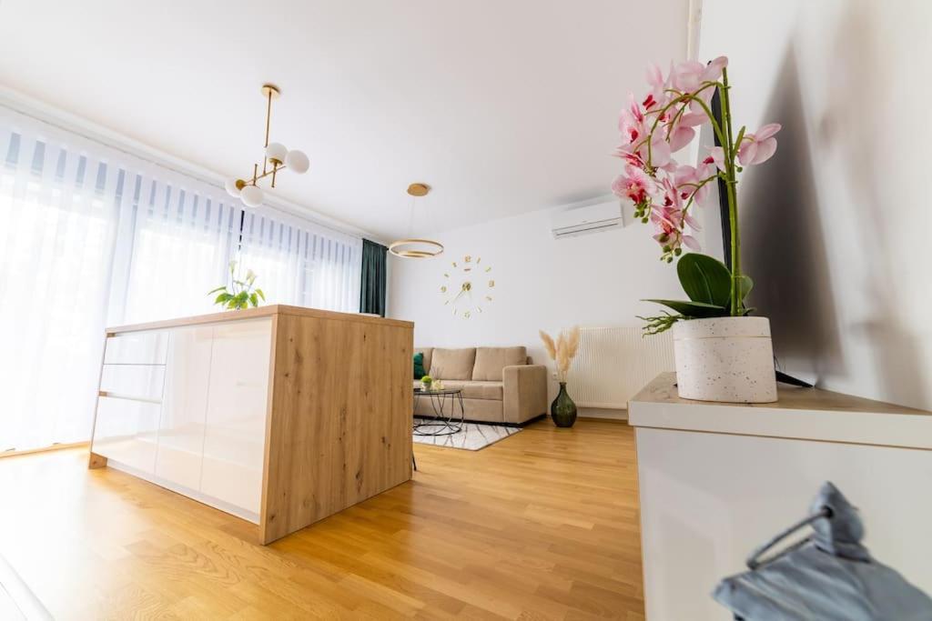 וירוביטיצה Apartman Lux Self Check-In מראה חיצוני תמונה