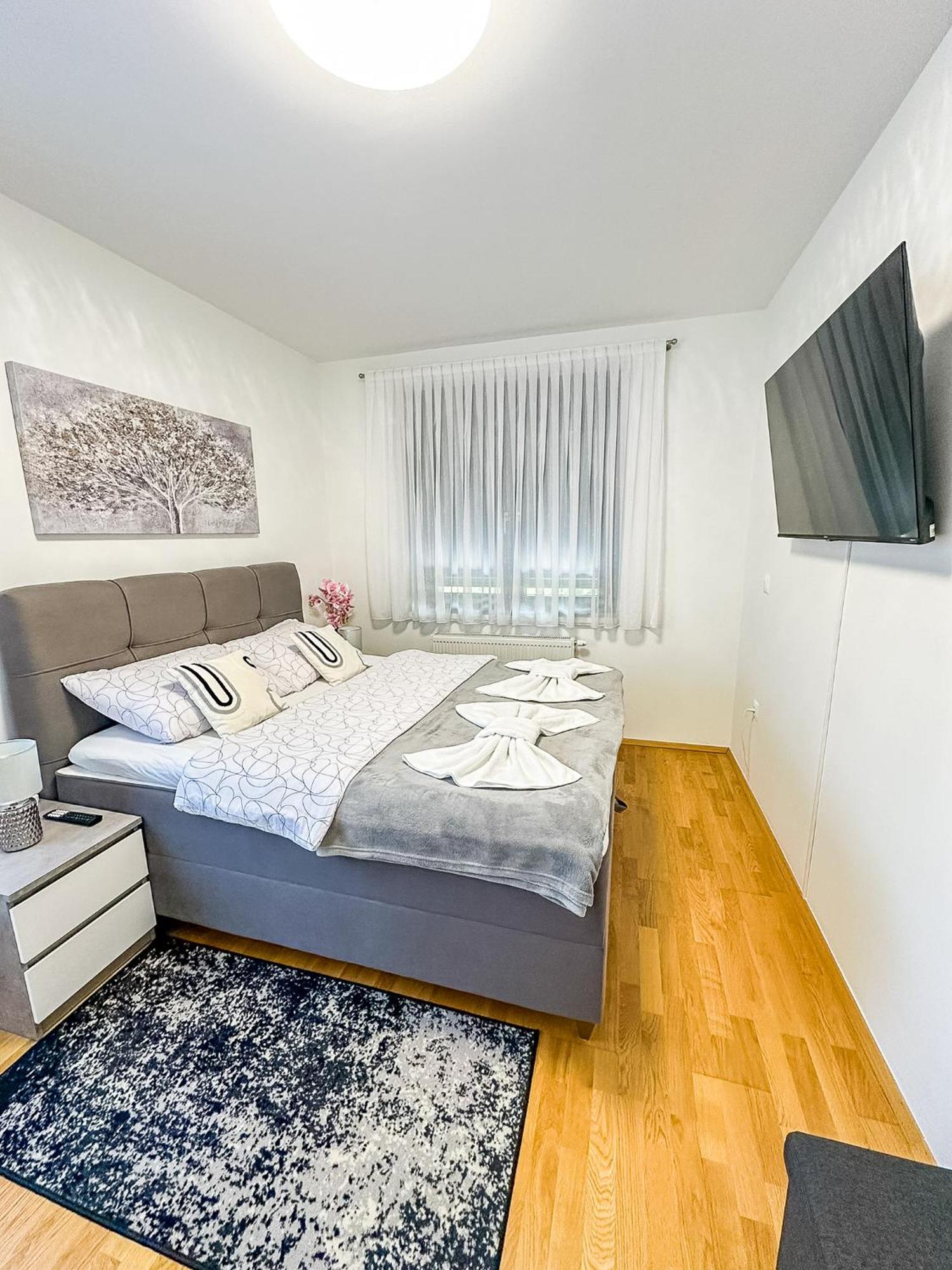וירוביטיצה Apartman Lux Self Check-In מראה חיצוני תמונה